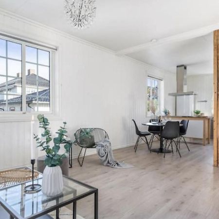 Lys Og Sentral Leilighet Med Terrasse Og Hage Apartman Lillehammer Kültér fotó